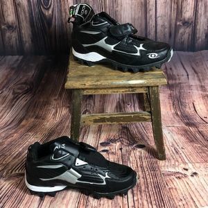 *692 Acacia Men’s Crossfire Mid Cleats